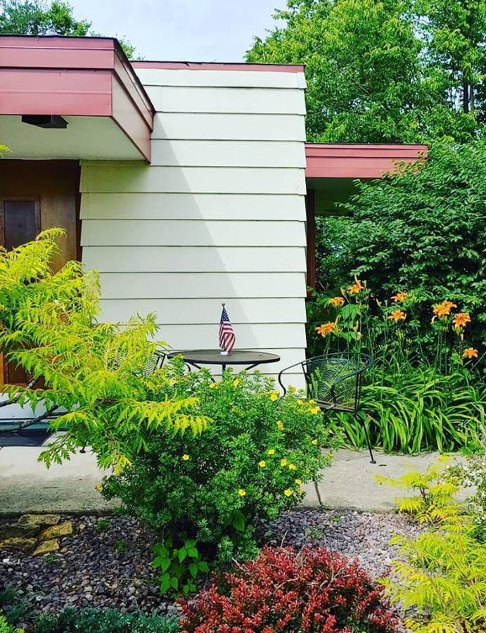The Usonian Inn Llc Spring Green Buitenkant foto