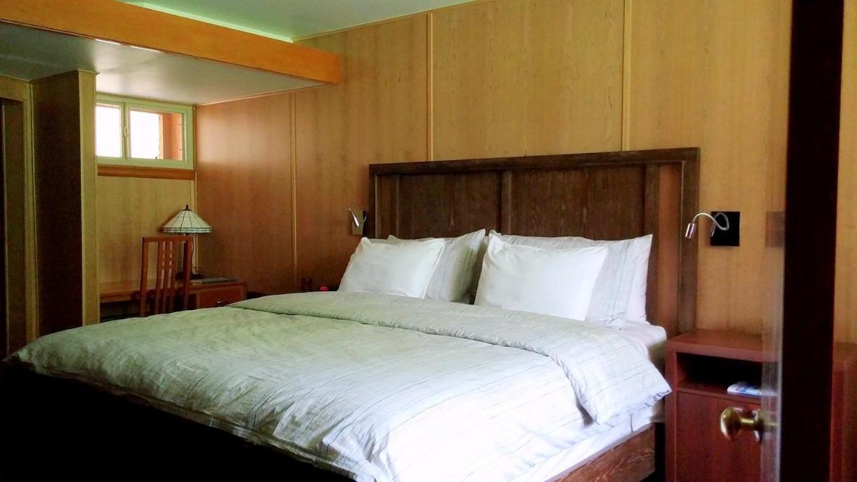 The Usonian Inn Llc Spring Green Buitenkant foto